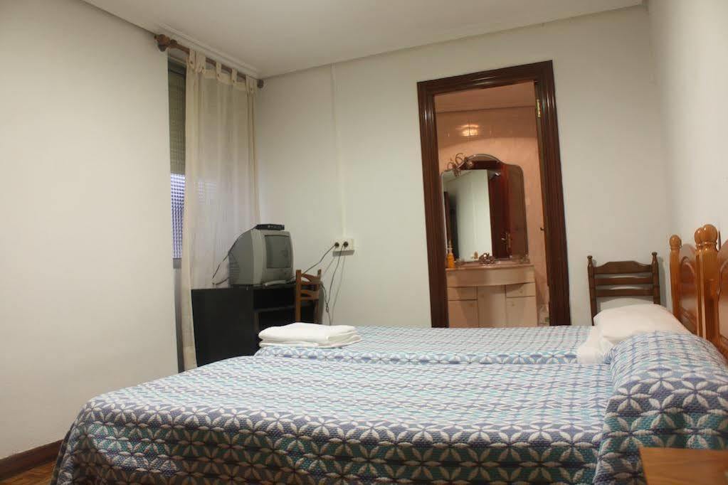 Hostal Temino Бургос Екстер'єр фото